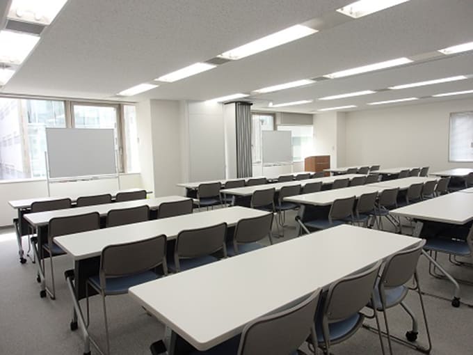名古屋駅徒歩3分！イオンコンパス会議室 スクール形式